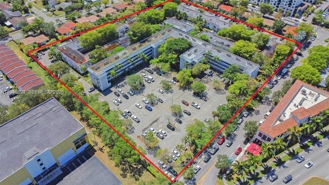 Building Photo - 17255 SW 95th Ave