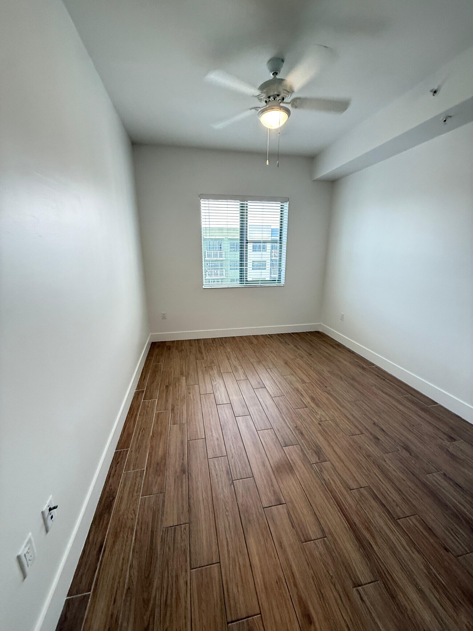 Building Photo - 2122 NE 170th St