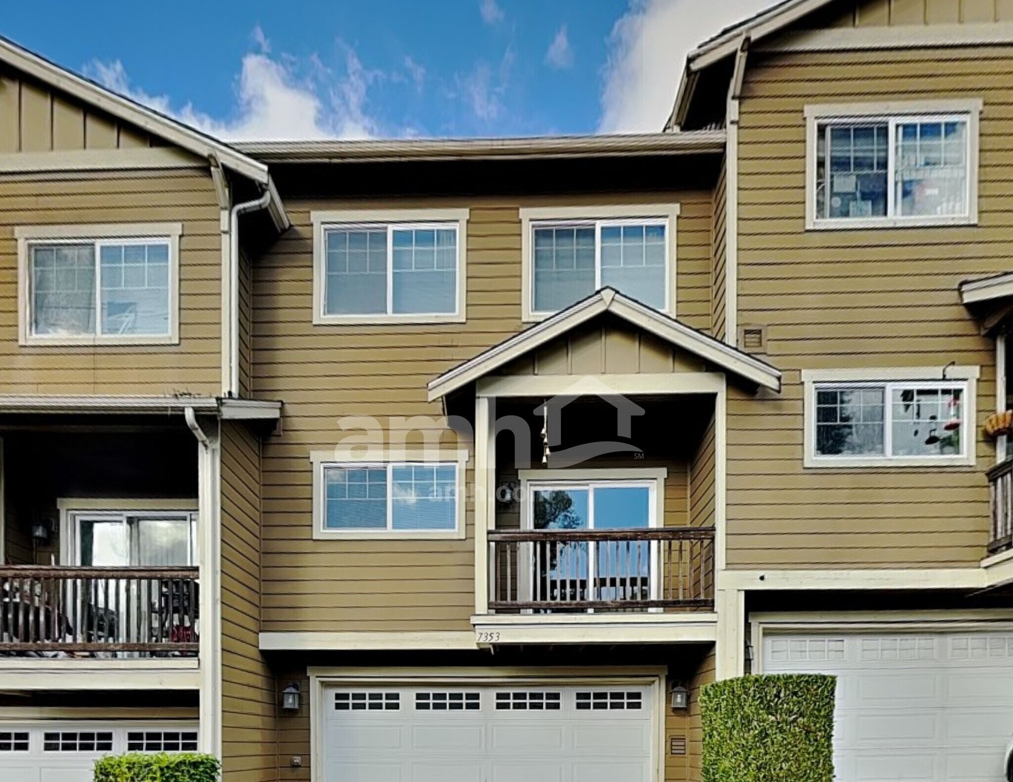 Building Photo - 7353 Rainier Dr