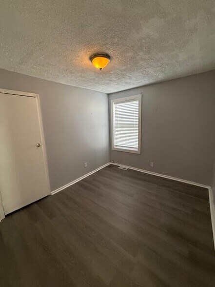 Building Photo - 103 Cloverdale Ct