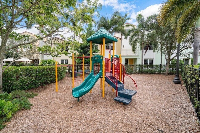 Building Photo - 4886 NW 16th Ave