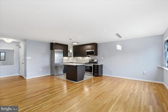 Building Photo - 1300 S Arlington Ridge Rd