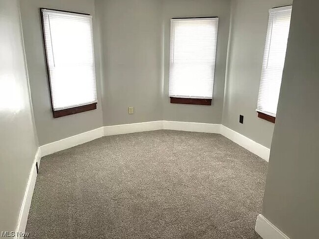 Building Photo - 903 Clay St