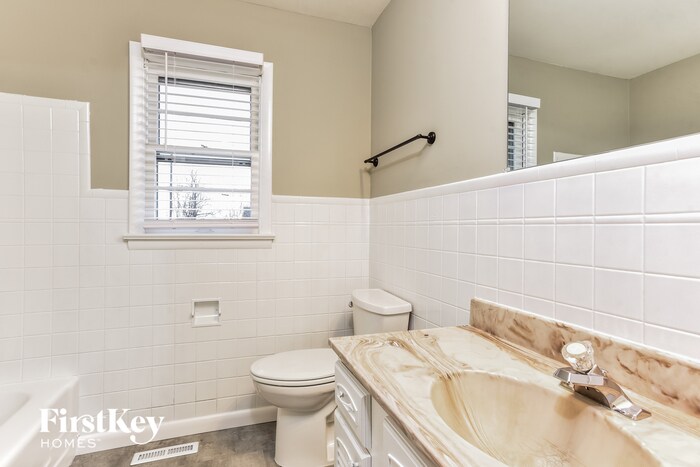 Building Photo - 441 Northern Rd