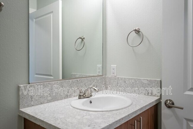 Building Photo - 13001 S Crompton Lane