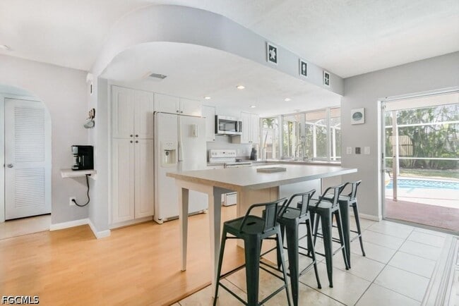 Building Photo - 922 SE 25th Ln