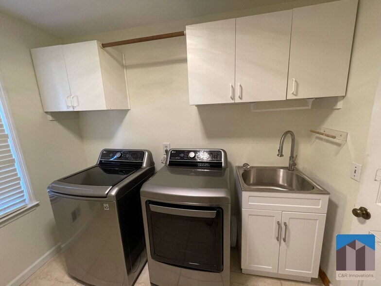 Building Photo - 1501 Eryn Cir