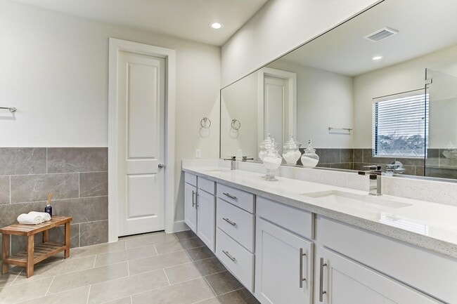 Building Photo - 806 Sienna Palm Ln