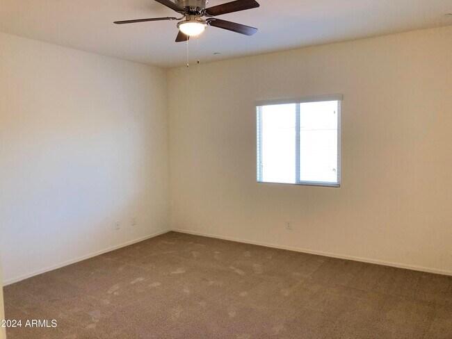 Building Photo - 21354 W Monte Vista Rd