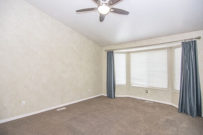 Building Photo - Gorgeous Bountiful Home w/ Solar & 3 Car Garage