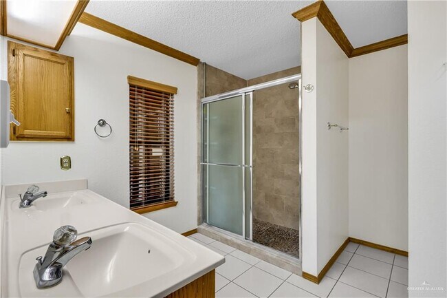 Building Photo - 15 N 21st St