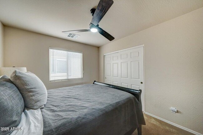 Building Photo - 29293 N Yellow Bee Dr