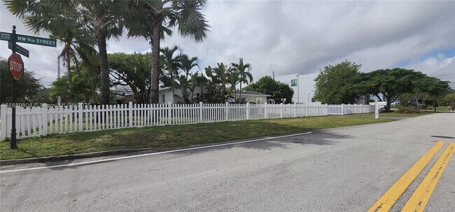 Building Photo - 200 NW 9th St