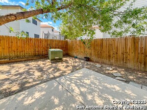 Building Photo - 115 McLennan Oak