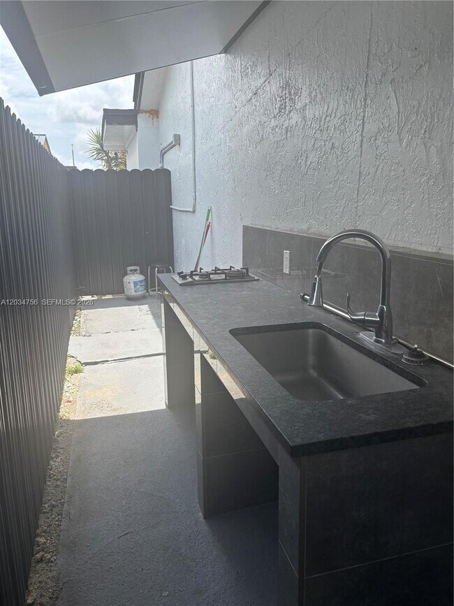 Building Photo - 17811 SW 152nd Pl