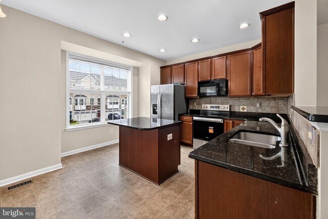 Building Photo - 10382 Lantern Ln