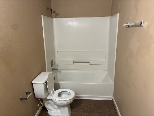 Building Photo - 6214 Channelbrook Ln