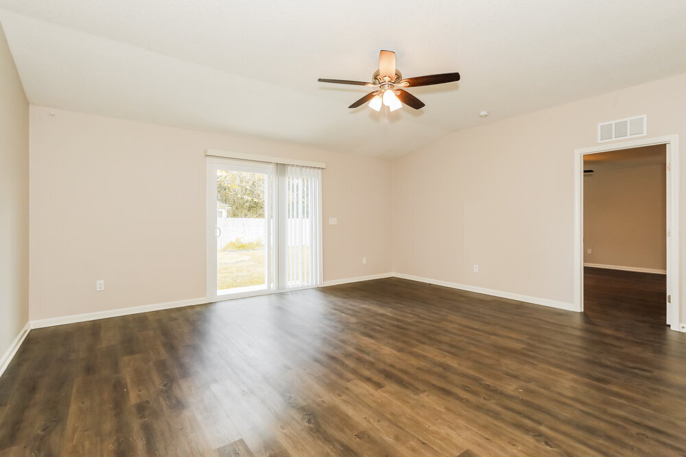 Building Photo - 6968 Loris Ln