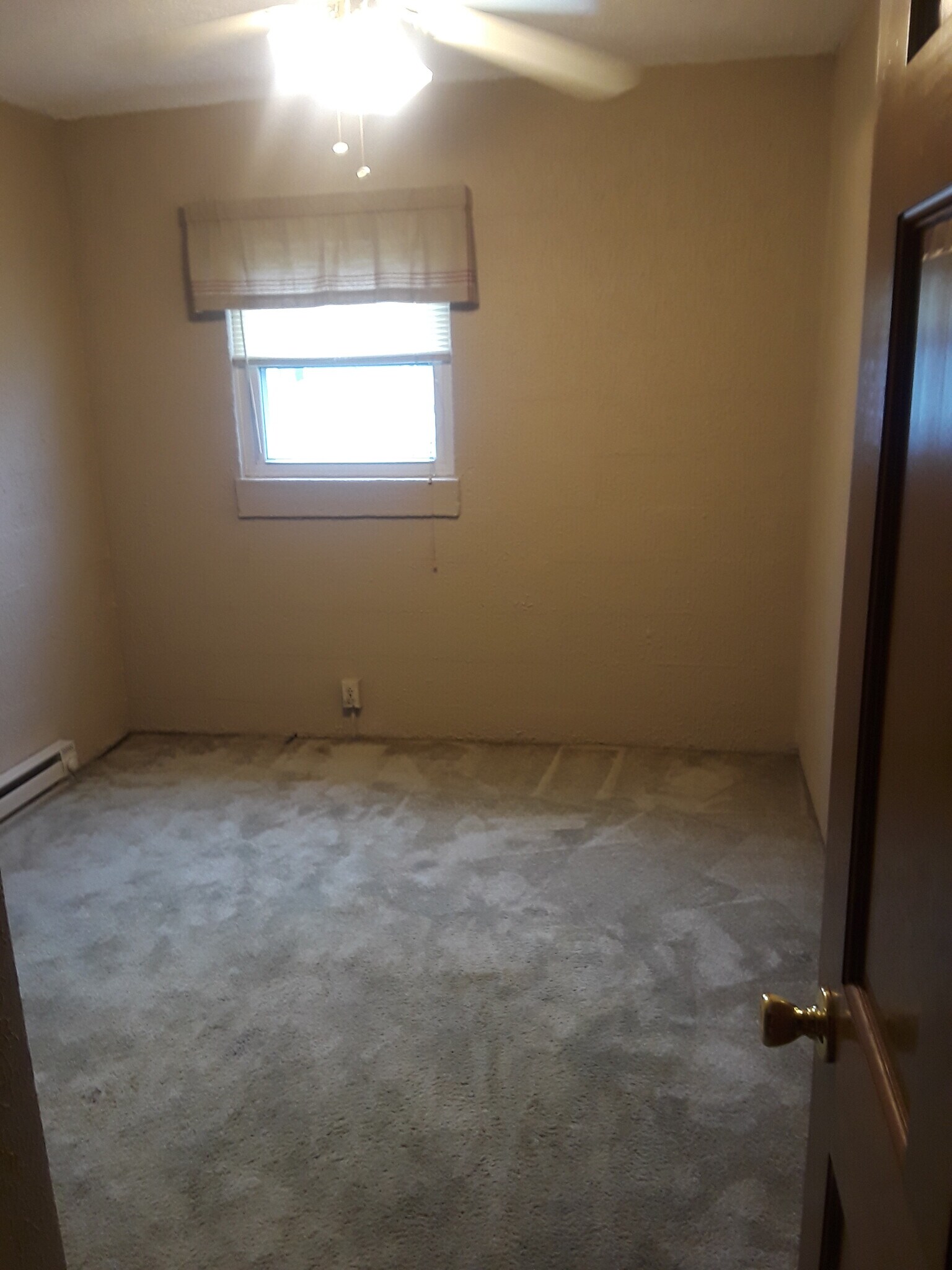 Unit 1 BR now has hardwood - 1913 6th Ave