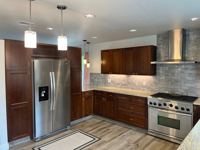 Building Photo - 4bd/2ba Single Story Home In Hennie Hills ...