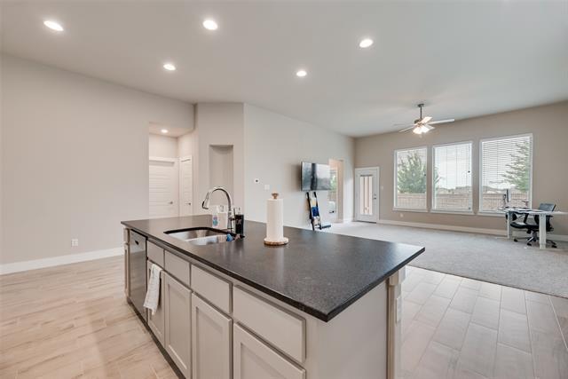 Building Photo - 5016 De Berry Ln
