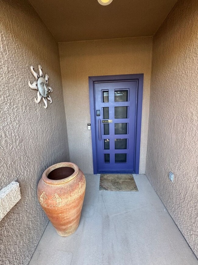 Building Photo - Beautiful 3 Bed / 2 Bath Furnished Home in Sun River 55+ Community!!