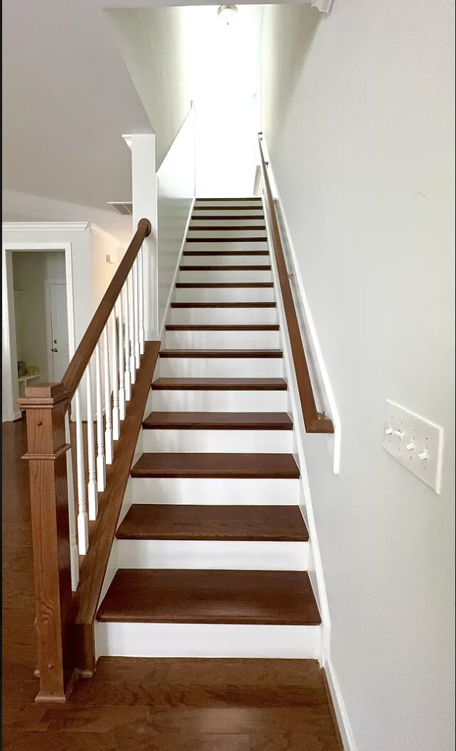 Building Photo - Charming 3-Bed End-Unit Townhome in Apex!