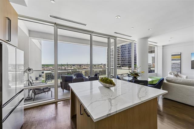 Building Photo - 2408 Victory Park Ln