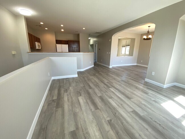 Building Photo - Resort-Style Living in Gilbert – 3 Bed Townhome Near SanTan Village