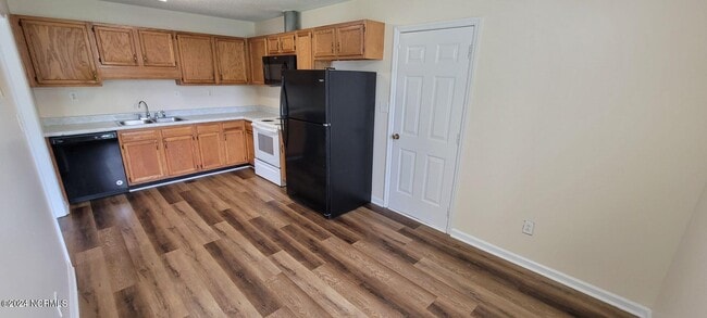 Building Photo - 1303 Navarro Loop