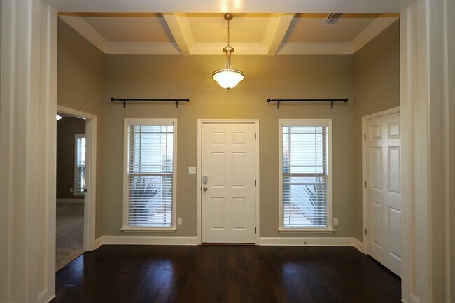 Building Photo - 4634 Amelia Cir