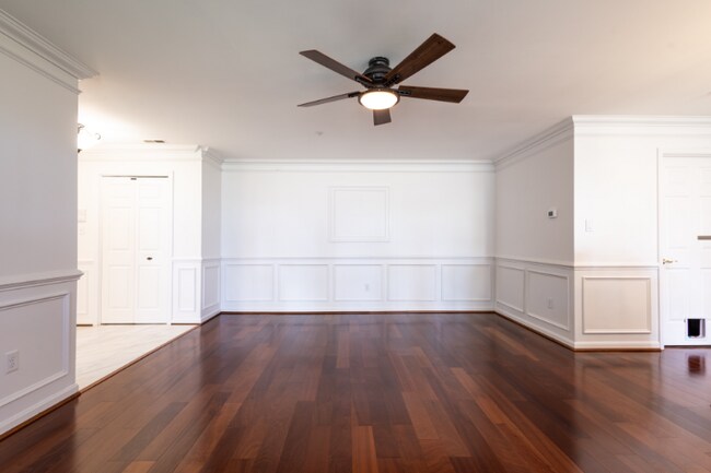 Building Photo - 2406 Dominion Dr