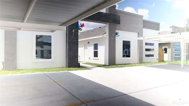 Building Photo - 116 W Campeche Ave