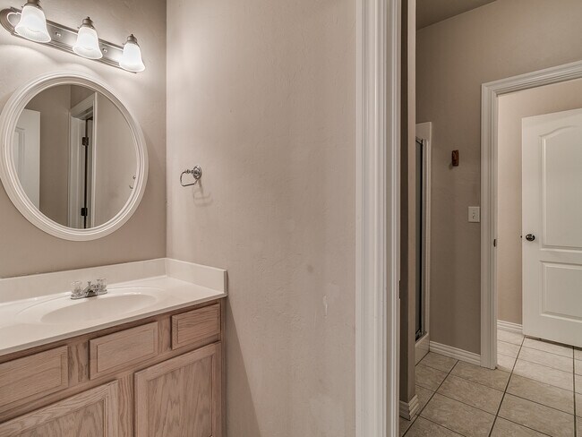 Building Photo - 2044 Sq. Ft. Home- Gated Community with a Pool/Club House-Edmond Schools- Lawn Care Included