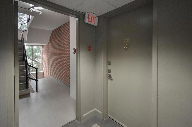 Building Photo - 130 26th St NW