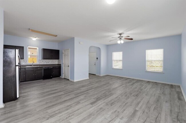 Building Photo - 4500 Senda Ln