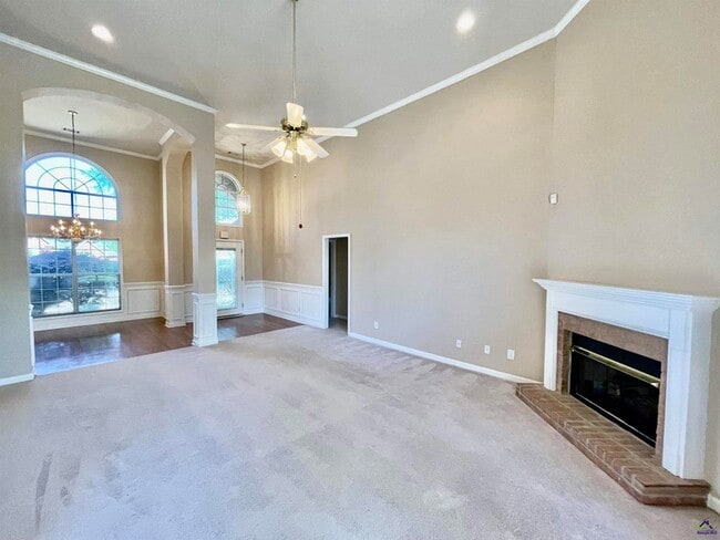 Building Photo - 103 Oros Point