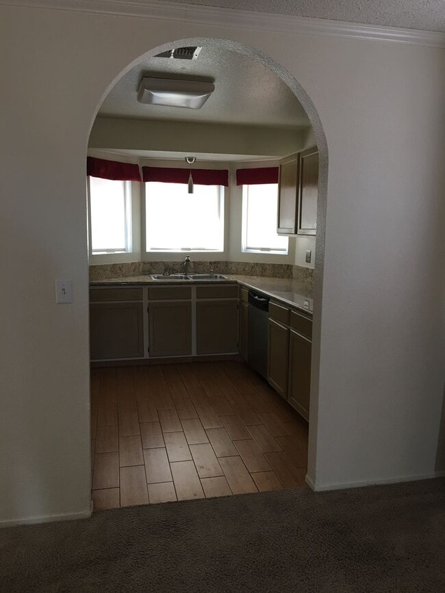 Building Photo - Homey 2 Bedroom 2 Bathroom Near Base