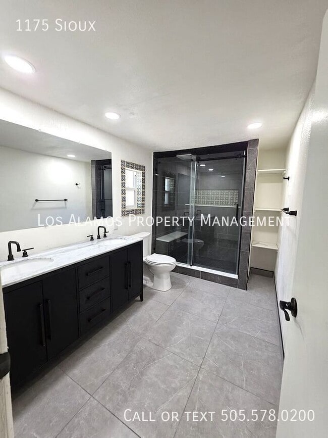 Building Photo - 1175 Sioux-