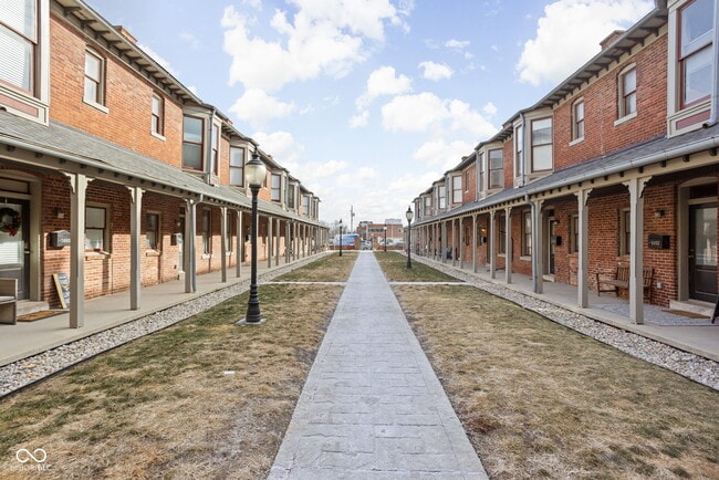 Building Photo - 1448 N Illinois St