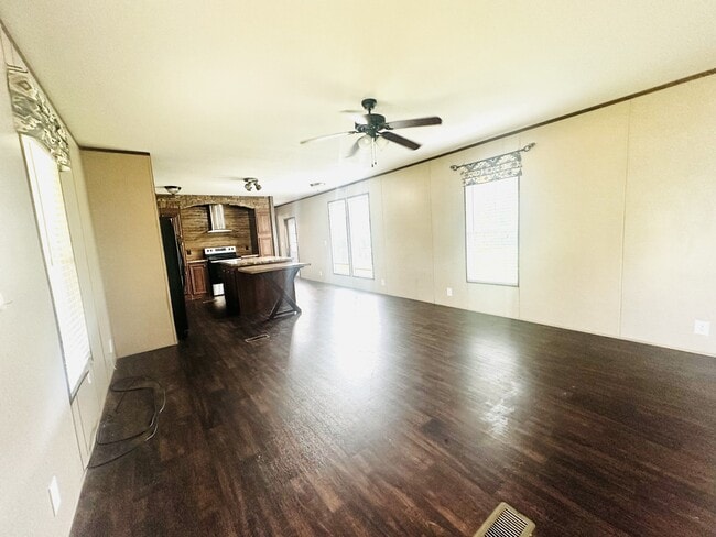 Building Photo - 207 Juniper Rd