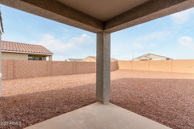 Building Photo - 18012 W Pierson St