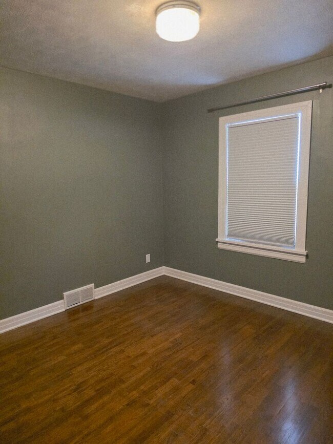 Building Photo - Great 3 bed 2 bath in the beautiful Meadow...