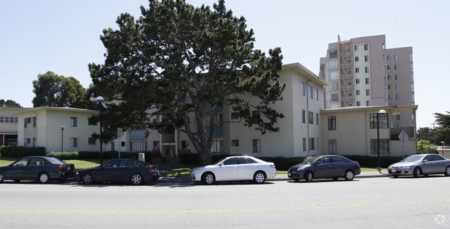 Building Photo - 415 Winston Dr