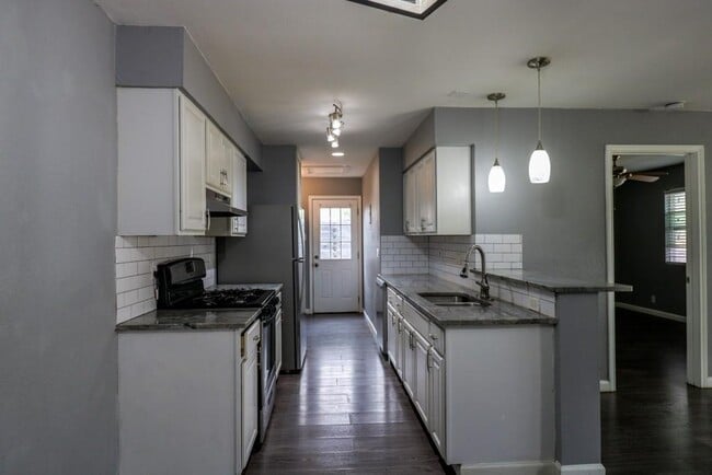 Building Photo - 2301 Tern Cir