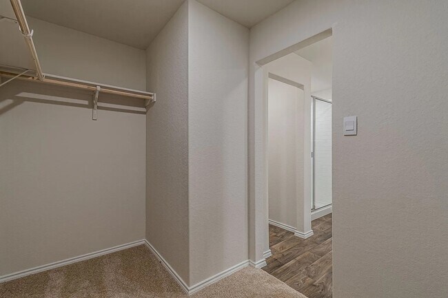 Building Photo - 833 Bahia Pl