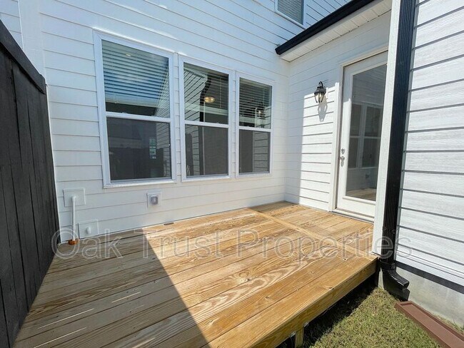 Building Photo - 1017 Swamp Harrier Ave