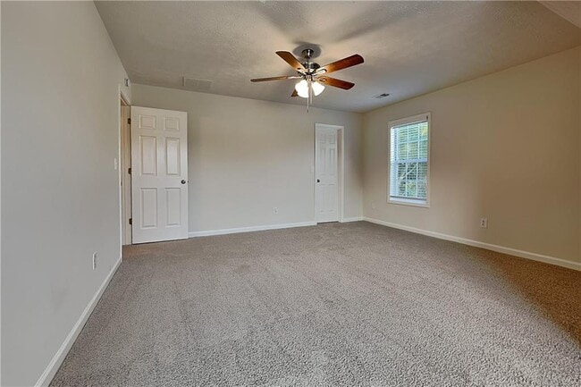 Building Photo - 1555 Rose Pointe Dr