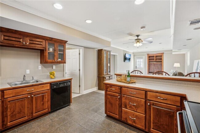 Building Photo - 7115 Doncaster Ct