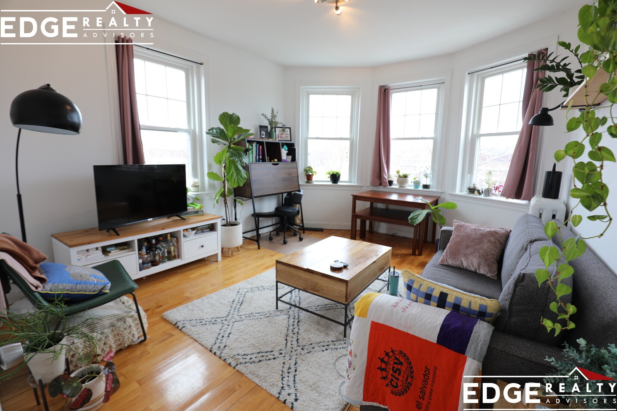 Building Photo - 164 Strathmore Rd